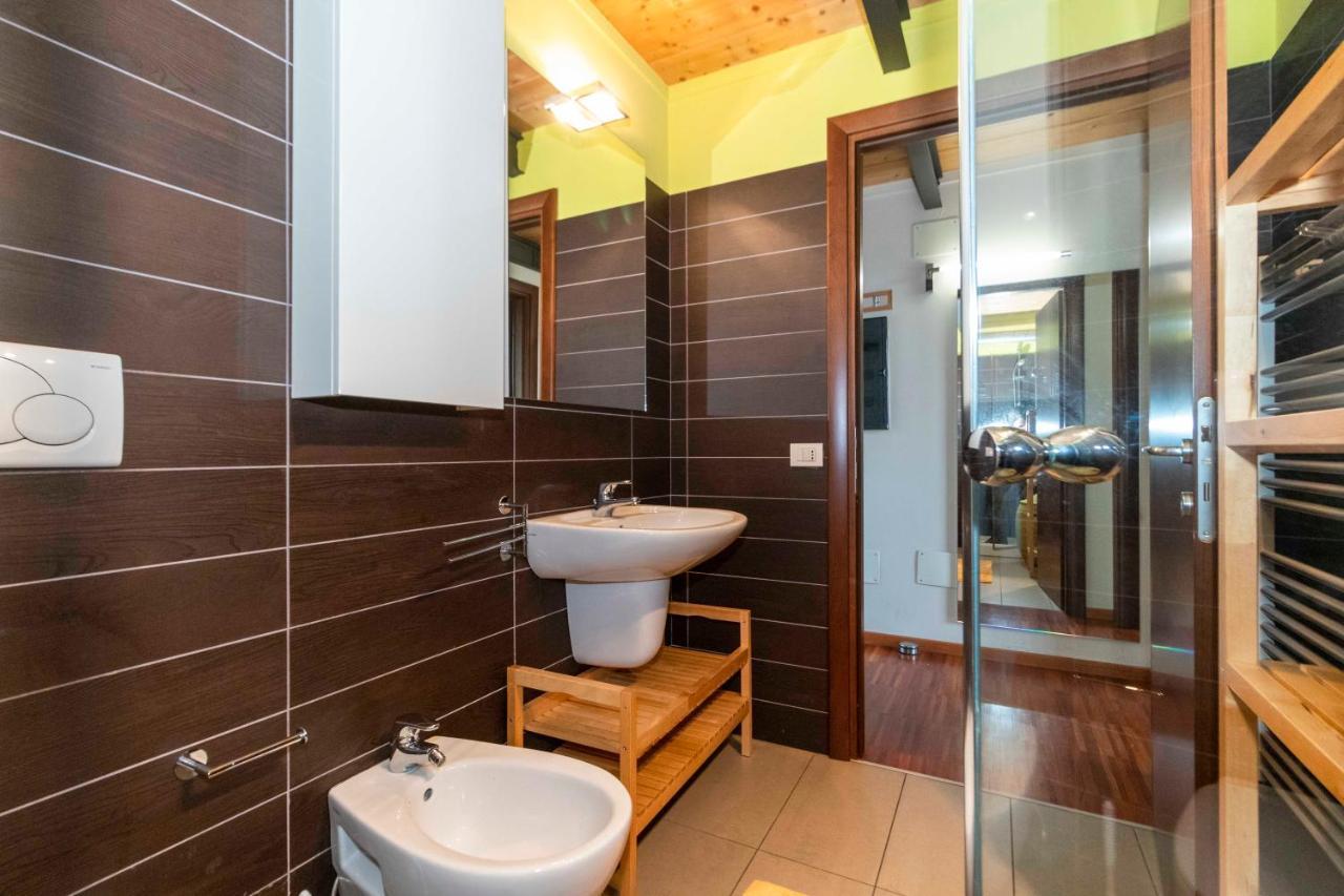 Dora Riverside Modern Apartment With Private Parking 토리노 외부 사진