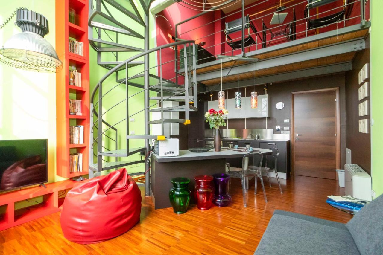 Dora Riverside Modern Apartment With Private Parking 토리노 외부 사진