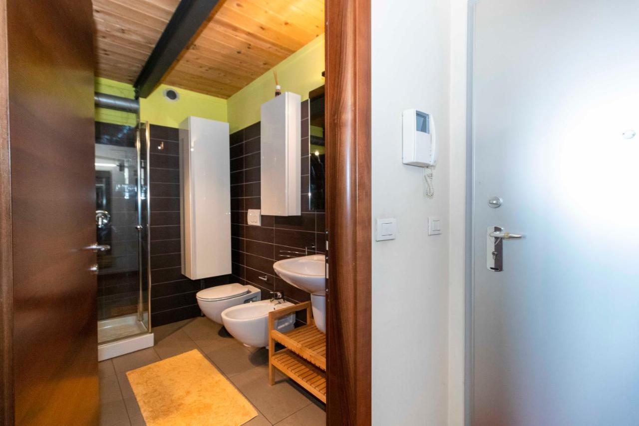 Dora Riverside Modern Apartment With Private Parking 토리노 외부 사진